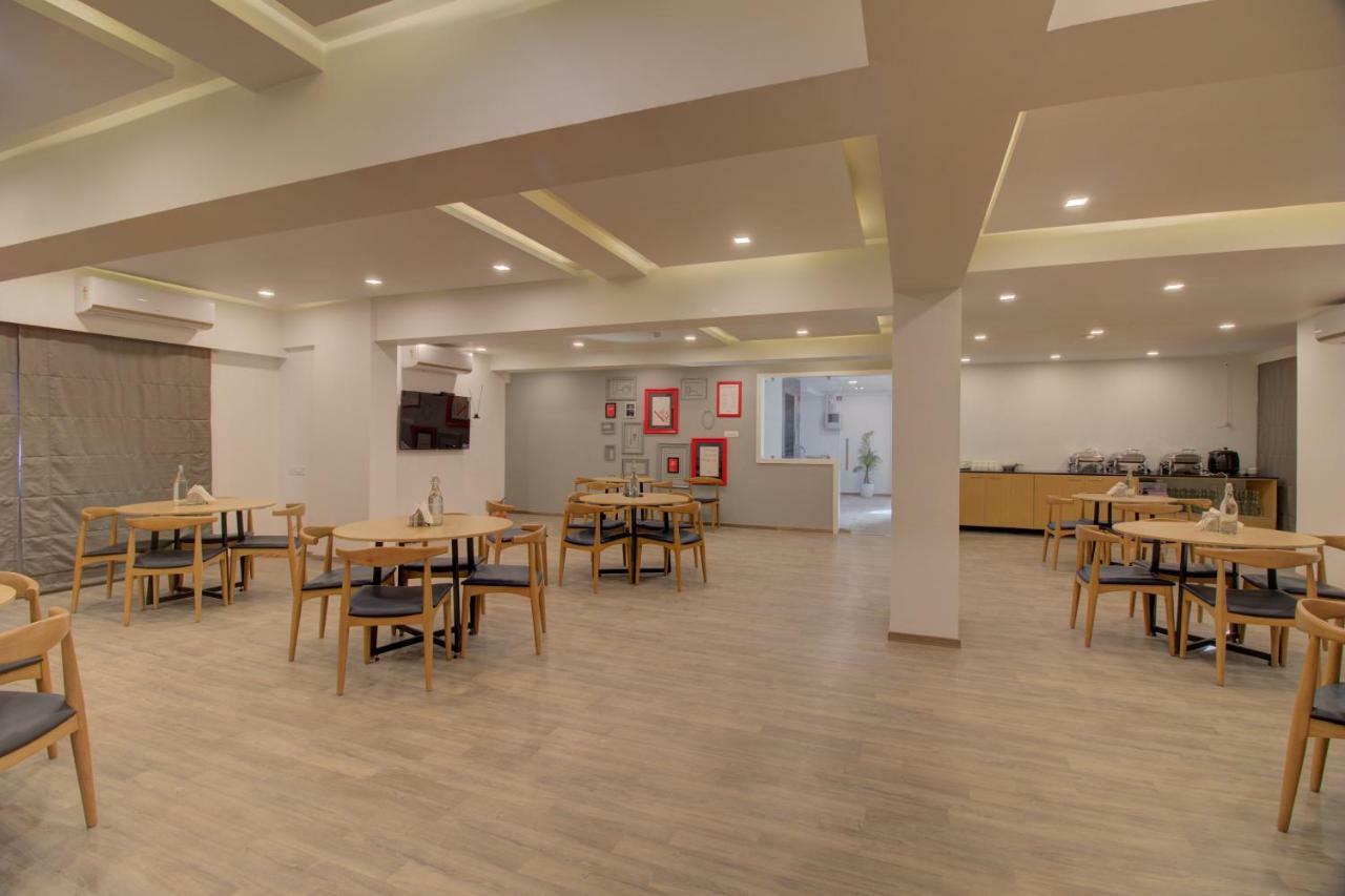 Townhouse Oak Kopar Khairane Navi Mumbai Formerly Ivy Hotel Dış mekan fotoğraf