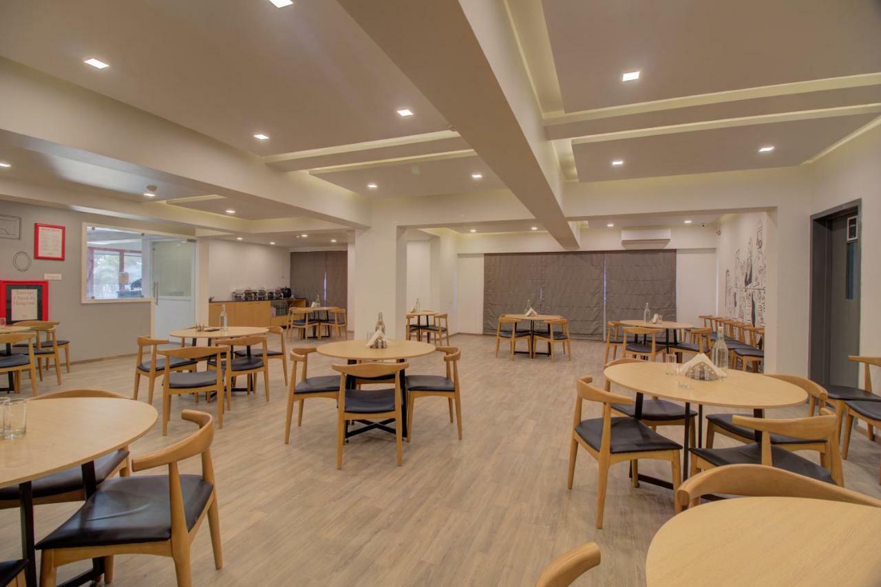 Townhouse Oak Kopar Khairane Navi Mumbai Formerly Ivy Hotel Dış mekan fotoğraf